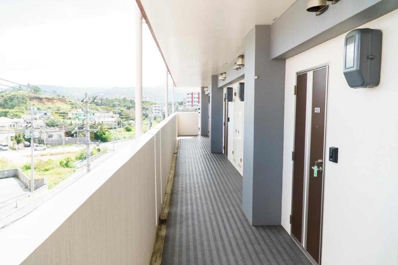 Mr. Kinjo In Matabee Lejlighedshotel Okinawa Eksteriør billede